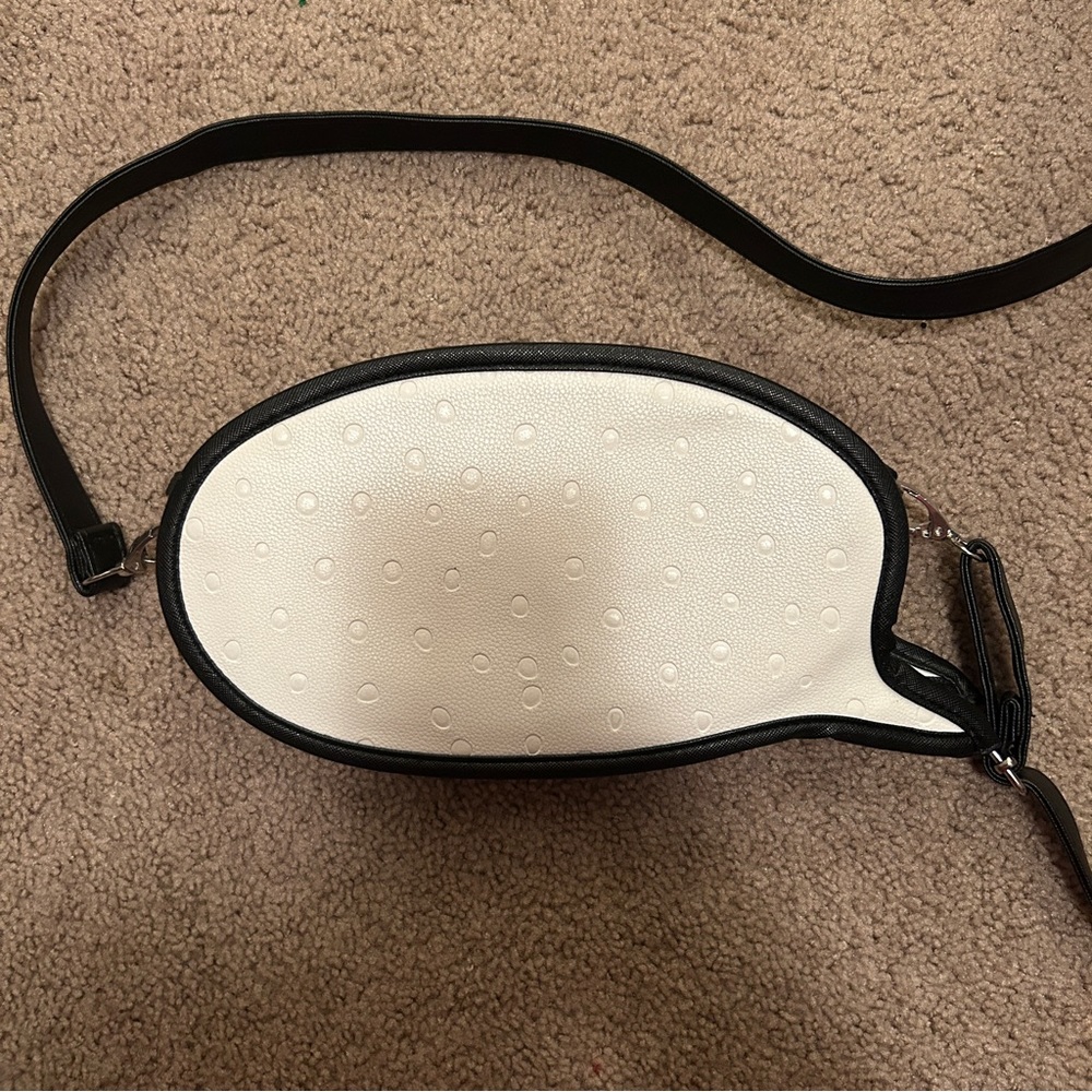 Disney “Oh Mickey!” Pop Art Speech Bubble Crossbody Purse - Picture 3 of 9